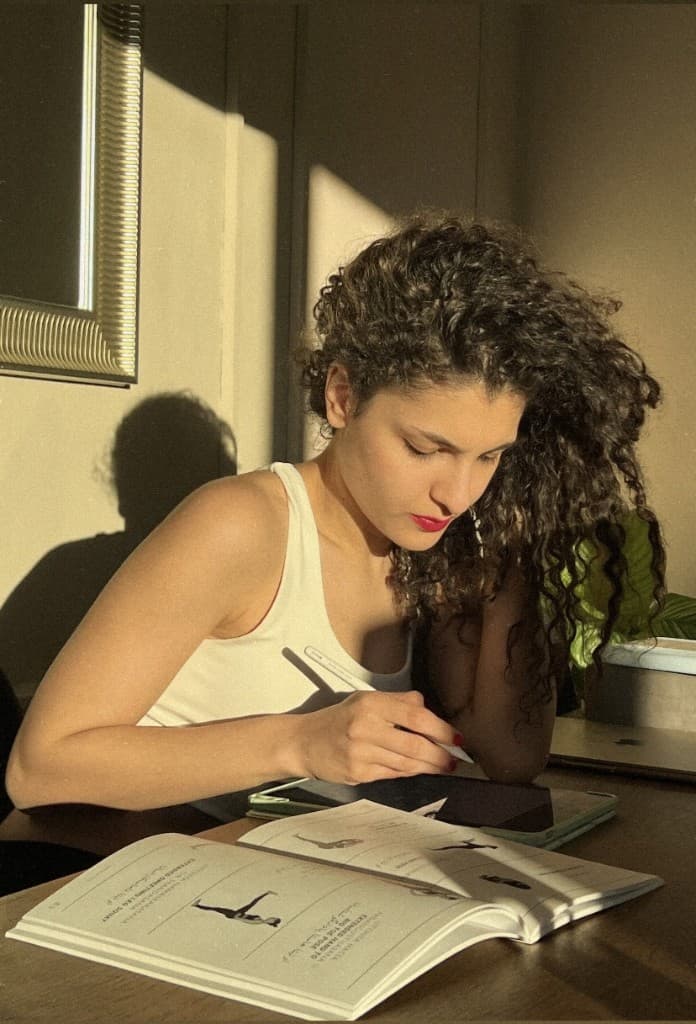 نگار، کُوچ زندگی